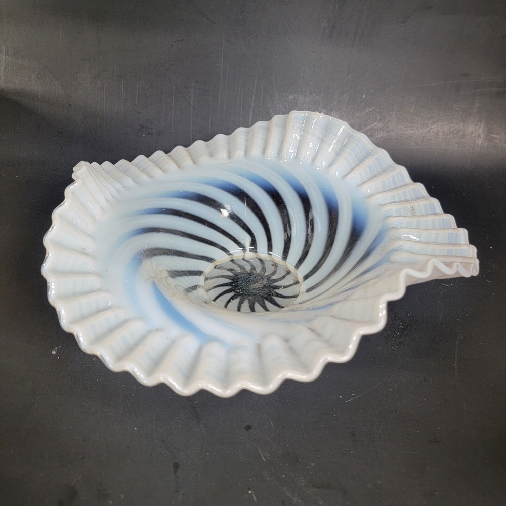 Rare Fenton Glass White Clear Swirl‎ Pattern Crimped Bowl 9 Inch Opalescent